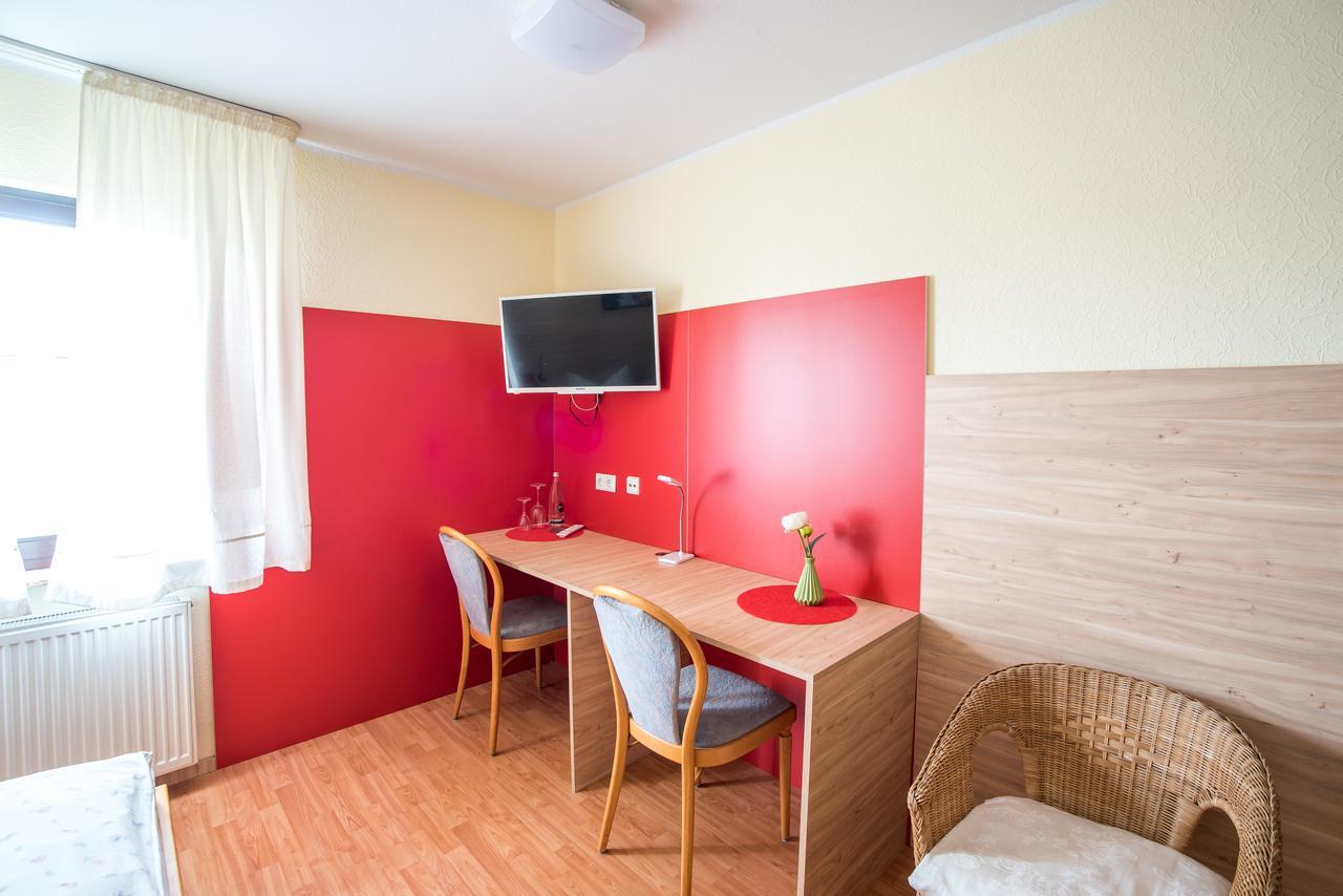 Hotel Schweizerhof Boebingen an der Rems Екстер'єр фото