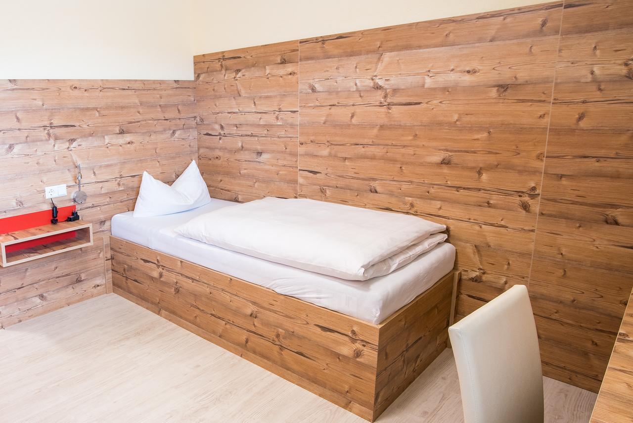 Hotel Schweizerhof Boebingen an der Rems Екстер'єр фото